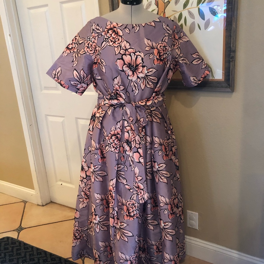 Eshakti formal 3/4 sleeve floral dress w/ a sheen to it, sz 2X